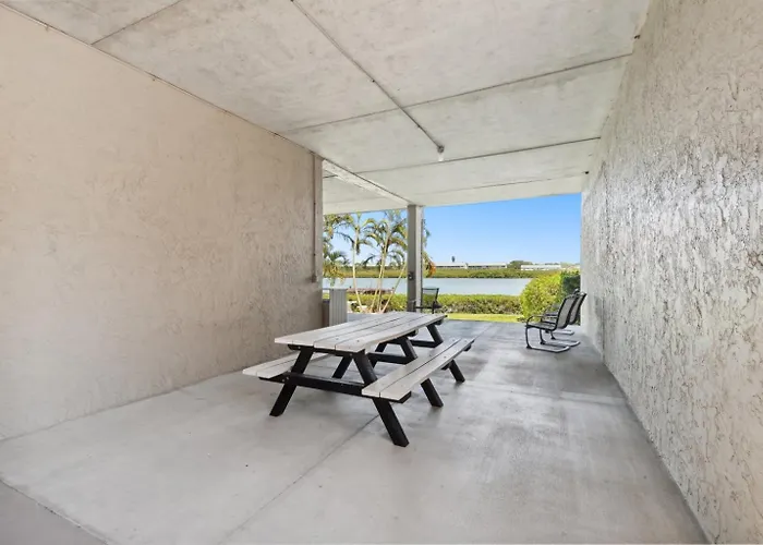 Intracoastal 5 Min Walk To The Beach! *